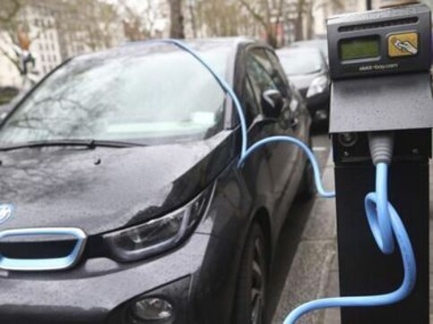 Britain to spend one billion pounds for promoting electric vehicles to meet climate change targets Britain to spend one billion pounds for promoting electric vehicles to meet climate change targets