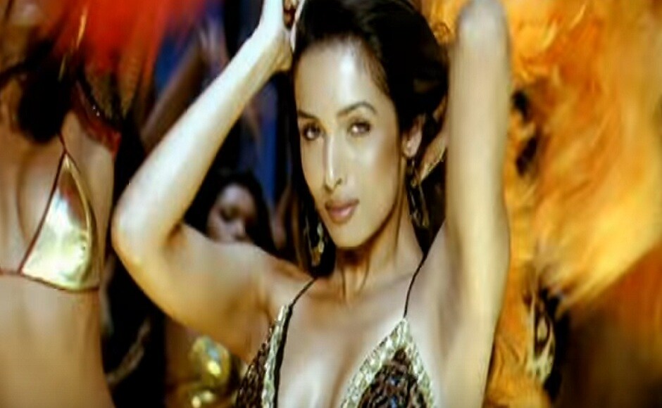Malaika reunited with SRK in 'Kaal Dhamaal' from Soham Shah's 2005 thriller Kaal. This time, she donned a western outfit and displayed her versatility Malaika reunited with SRK in 'Kaal Dhamaal' from Soham Shah's 2005 thriller Kaal. This time, she donned a western outfit and displayed her versatility