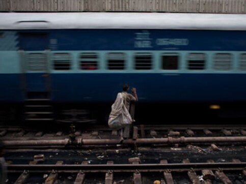 Central Railways finalises tender in 24 hours to build new foot over-bridge at Lokmanya Tilak Terminus Central Railways finalises tender in 24 hours to build new foot over-bridge at Lokmanya Tilak Terminus