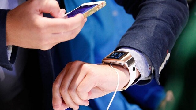 Google had once reportedly contemplated putting a punch-hole display on a smartwatch Google had once reportedly contemplated putting a punch-hole display on a smartwatch