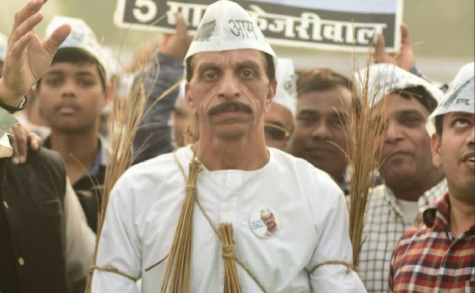 Arvind Kejriwal ended the celebrations with an appeal to poll-bound Gujarat to choose non-BJP parties and clean up the state that has had BJP at the helm for the past 18 years. Image Courtesy: Twitter @AamAadmiParty Arvind Kejriwal ended the celebrations with an appeal to poll-bound Gujarat to choose non-BJP parties and clean up the state that has had BJP at the helm for the past 18 years. Image Courtesy: Twitter @AamAadmiParty