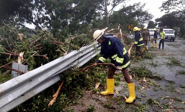 Cyclone Ockhi wreaks havoc in coastal Kerala, Tamil Nadu; storm to intensify further as it moves towards Lakshadweep Cyclone Ockhi wreaks havoc in coastal Kerala, Tamil Nadu; storm to intensify further as it moves towards Lakshadweep