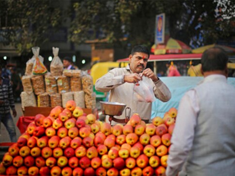 'Like chillies in my nose': Delhi residents narrate how toxic the smog situation in capital is 'Like chillies in my nose': Delhi residents narrate how toxic the smog situation in capital is