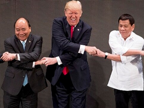 The hands that didn't shake: Donald Trump's handshake horror in Manila left Rodrigo Duterte hanging The hands that didn't shake: Donald Trump's handshake horror in Manila left Rodrigo Duterte hanging