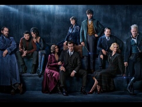 Fantastic Beasts: The Crimes of Grindelwald — The dark wizard stands armed in first look