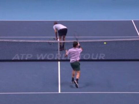 Double fault? Roger Federer left red-faced as Jack Sock bares 'big' bottom at ATP Finals Double fault? Roger Federer left red-faced as Jack Sock bares 'big' bottom at ATP Finals
