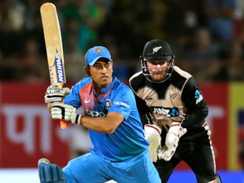India vs New Zealand: Indian team management must brief MS Dhoni about his role, says Virender Sehwag India vs New Zealand: Indian team management must brief MS Dhoni about his role, says Virender Sehwag