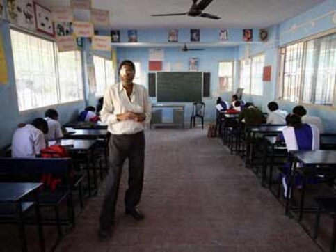 Delhi school rolls out 'E-Classroom programme' for next two days in a bid to tackle smog situation Delhi school rolls out 'E-Classroom programme' for next two days in a bid to tackle smog situation