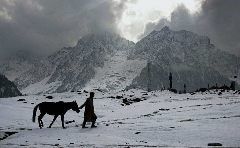 Jammu and Kashmir witnessed the season's first snowfall in the wee hours of Wednesday, thus bringing the temperature down to -3 degrees celsius. PTI Jammu and Kashmir witnessed the season's first snowfall in the wee hours of Wednesday, thus bringing the temperature down to -3 degrees celsius. PTI