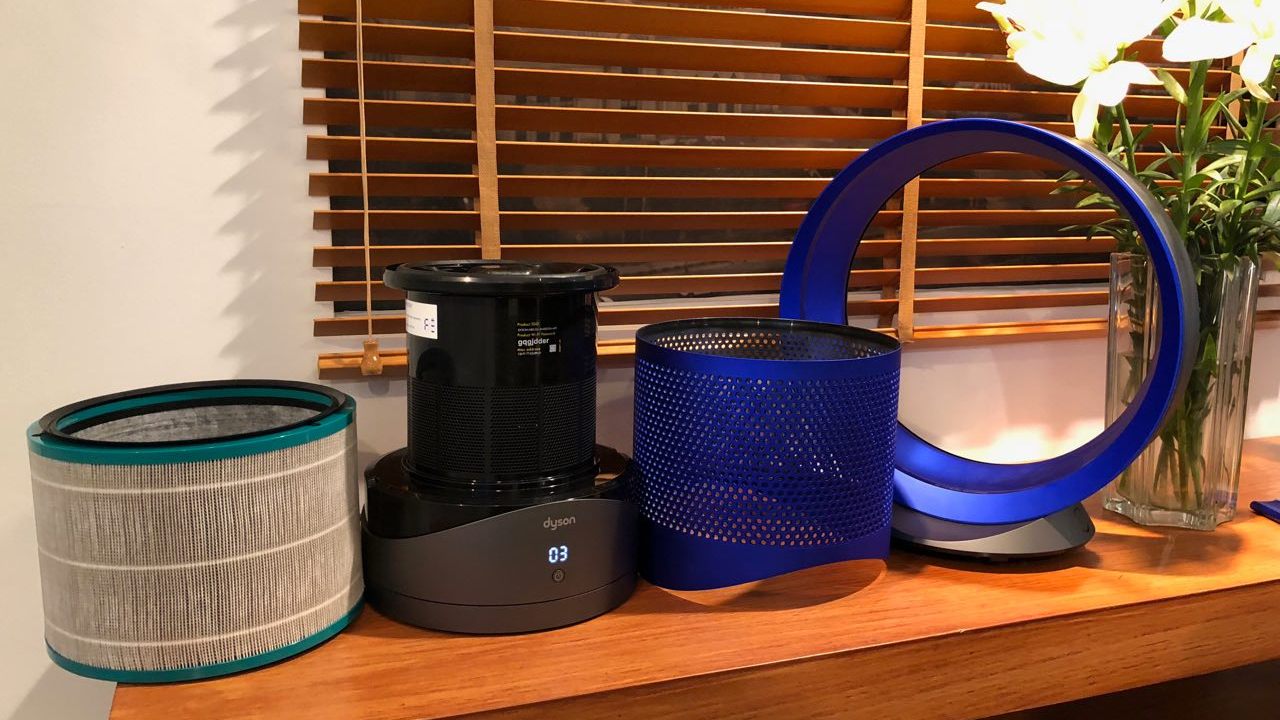 The Dyson air purifier is easy to dismantle to replace the HEPA filter