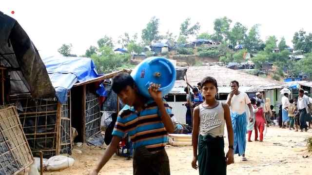 Childhoods lost as Rohingya kids fill their parents shoes Childhoods lost as Rohingya kids fill their parents shoes