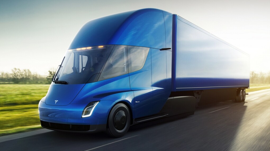 While fully loaded, the Tesla Semi consumes less than two kilowatt-hours of energy per mile and is capable of 500 miles of range at Gross Vehicle Weight and highway speed. While fully loaded, the Tesla Semi consumes less than two kilowatt-hours of energy per mile and is capable of 500 miles of range at Gross Vehicle Weight and highway speed.