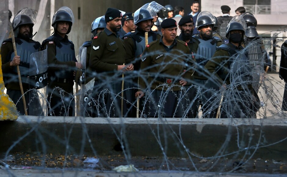 Hundreds of security personnel in riot gear were deployed to take action after the Islamabad High Court on Saturday ordered the city administration to clear the roads and issued a 24-hour deadline for protesters to disperse. AP Pakistan officials defer crackdown on protesters demanding removal of law minister Zahid Hamid