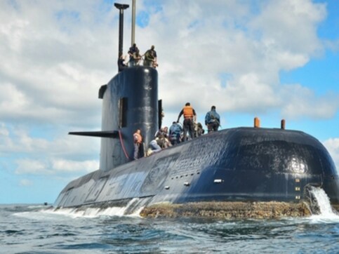 Argentinian Navy detects seven missed calls from submarine which went missing with 44 on board Argentinian Navy detects seven missed calls from submarine which went missing with 44 on board