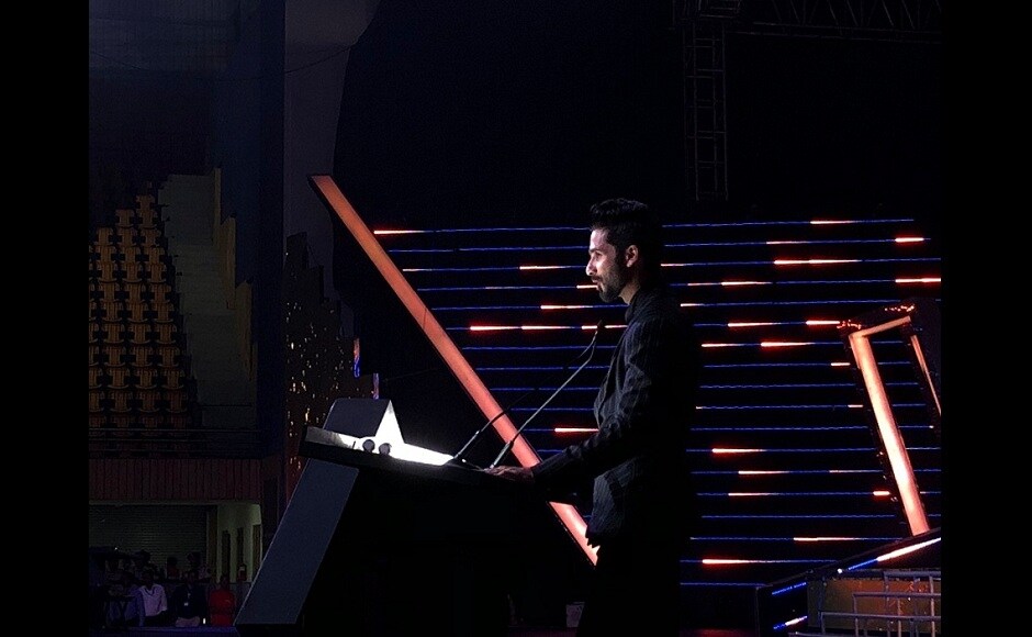 Shahid Kapoor addresses the crowd at IFFI 2017. Image from Twitter/@IFFIGoa Shahid Kapoor addresses the crowd at IFFI 2017. Image from Twitter/@IFFIGoa