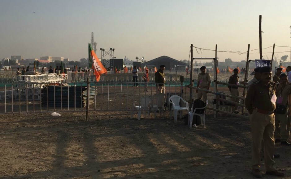 Modi called upon the crowd to vote for all BJP candidates as 'Morbi only understand the language of vikaas'. He said that Gujaratis should be proud that for the first time, they have a have a man in Delhi. Firstpost/Amitesh Narendra Modi addresses campaign rally in Morbi; slams Congress for 'exploiting Gujarat'