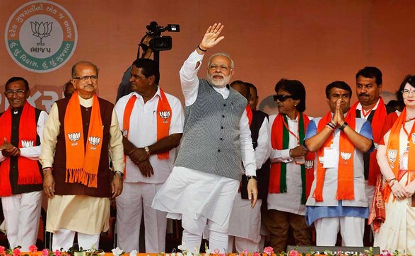 Narendra Modi in Gujarat: PM resumes campaign trail, holds rallies in Palanpur, Sanand, Kalol and Vadodara Narendra Modi in Gujarat: PM resumes campaign trail, holds rallies in Palanpur, Sanand, Kalol and Vadodara