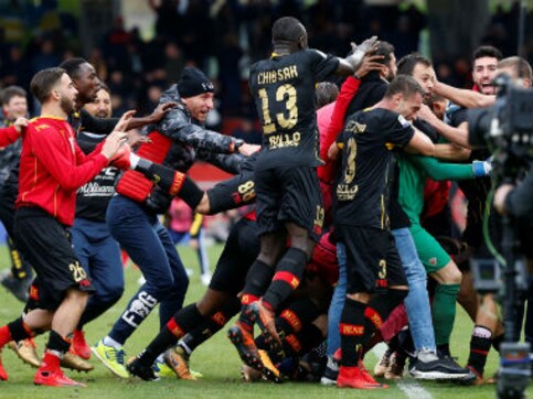 Serie A: Benevento claim first point of season after goalkeeper's injury-time header against AC Milan Serie A: Benevento claim first point of season after goalkeeper's injury-time header against AC Milan