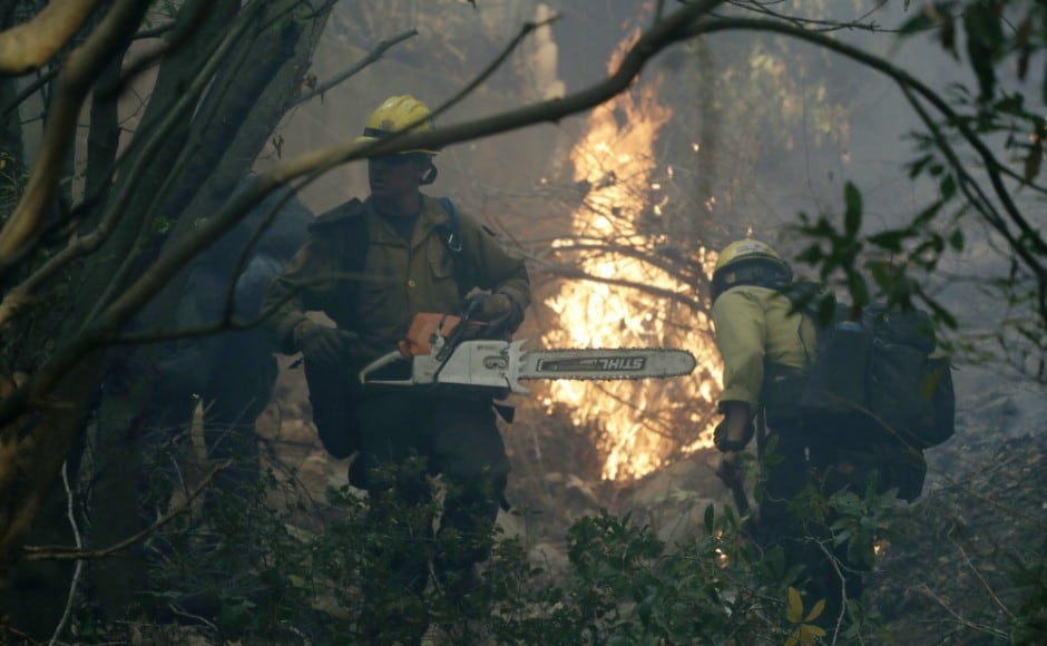 The fire has destroyed more than 1,000 structures and threatened 18,000 more since erupting on 4 December, including homes in the wealthy enclave of Montecito just outside the coastal city of Santa Barbara. AP The fire has destroyed more than 1,000 structures and threatened 18,000 more since erupting on 4 December, including homes in the wealthy enclave of Montecito just outside the coastal city of Santa Barbara. AP