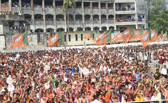 Gujarat polls: Narendra Modi hits out at Congress over Patidar quota promise at Lunawada Gujarat polls: Narendra Modi hits out at Congress over Patidar quota promise at Lunawada