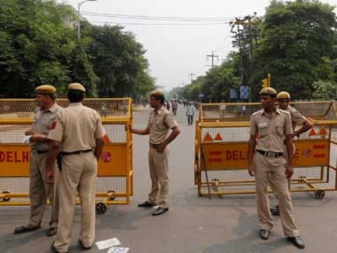 Delhi: 14-year-old student found unconscious in school toilet, later declared dead; case registered Delhi: 14-year-old student found unconscious in school toilet, later declared dead; case registered