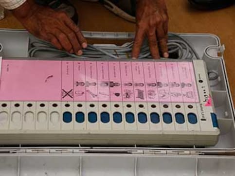 LS polls: 21 Opposition parties move SC over EVM malfunctions, demand at least 50% votes be verified by VVPAT LS polls: 21 Opposition parties move SC over EVM malfunctions, demand at least 50% votes be verified by VVPAT