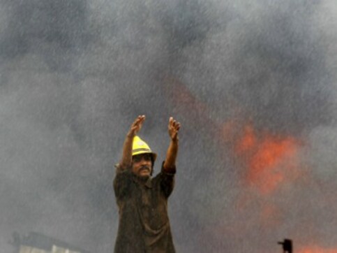 14 killed in Mumbai as major fire breaks out at Kamala Mills Compond, scores injured 14 killed in Mumbai as major fire breaks out at Kamala Mills Compond, scores injured
