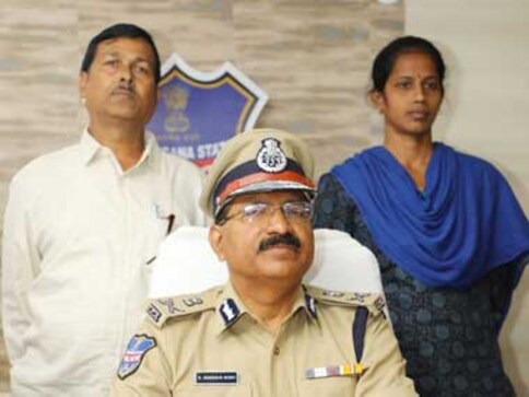 Top Maoist leader Jampanna, wife surrender before Telangana Police following 'ideological differences' with CPI (Maoist) Top Maoist leader Jampanna, wife surrender before Telangana Police following 'ideological differences' with CPI (Maoist)