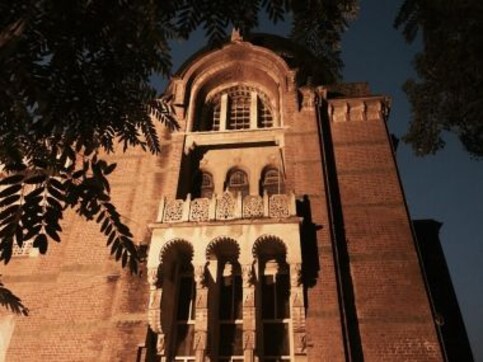 Gujarat polls: Amid arbitrary school fee hikes, increase in self-financed courses, Vadodara hates commercialisation of education Gujarat polls: Amid arbitrary school fee hikes, increase in self-financed courses, Vadodara hates commercialisation of education