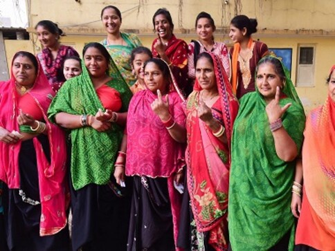 Gujarat Assembly Election 2017: 40.47% voter turnout recorded till 2 pm in first phase of polling Gujarat Assembly Election 2017: 40.47% voter turnout recorded till 2 pm in first phase of polling