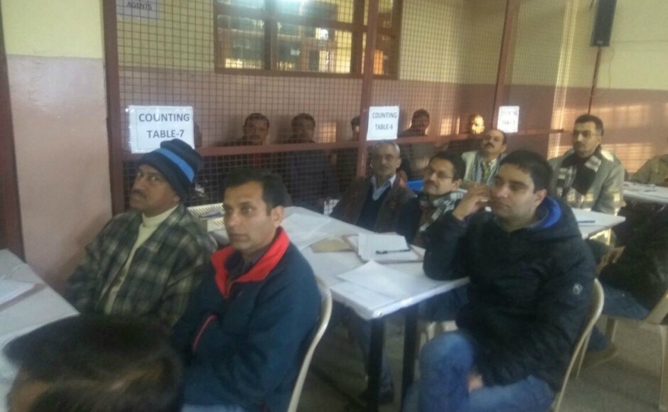 Adequate security arrangements have been made for counting which started simultaneously in all 68 constituencies at 42 counting centres, reports say. 101Reporters/ Saurabh Chauhan Himachal Pradesh Election Results 2017: Counting begins in 42 centres as BJP, Congress fight for 68 seats