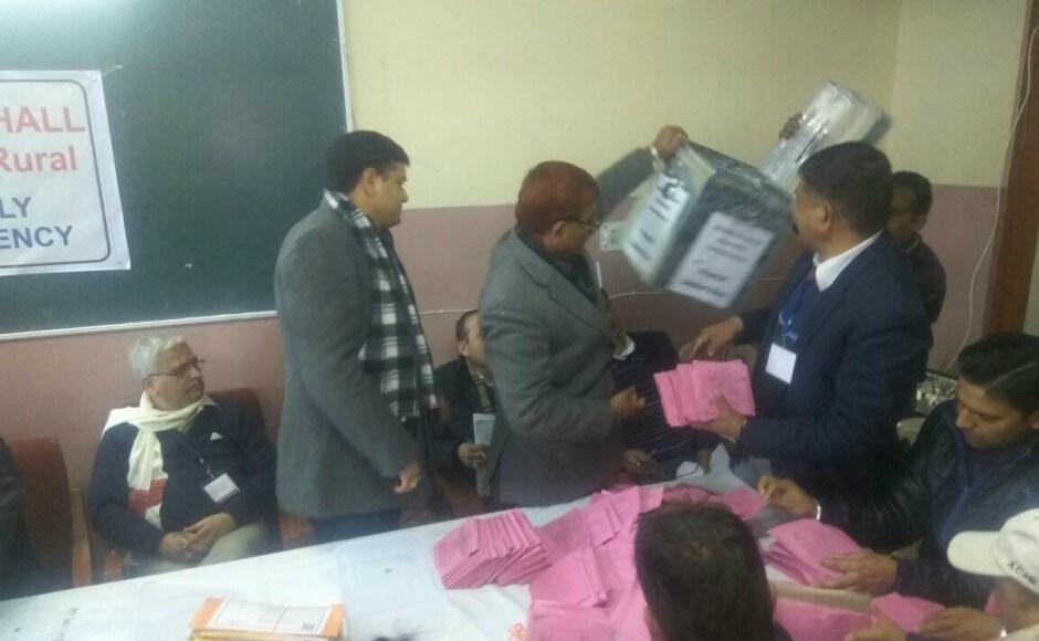 Corruption was the main focus of the BJP campaign with the party training its guns at Singh, while the Congress attacked BJP over GST and demonetisation. 101Reporters/ Saurabh Chauhan Himachal Pradesh Election Results 2017: Counting begins in 42 centres as BJP, Congress fight for 68 seats