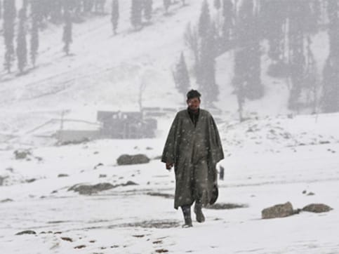 Fresh snowfall and heavy rains across Jammu and Kashmir end month-long dry spell Fresh snowfall and heavy rains across Jammu and Kashmir end month-long dry spell