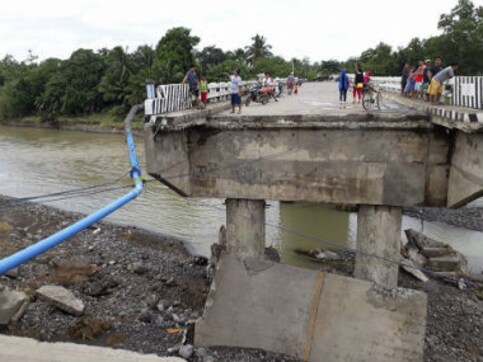 Tropical Storm Tembin hits Philippines: Christmas sees thousands take refuge in shelters, flash floods kill over 100 Tropical Storm Tembin hits Philippines: Christmas sees thousands take refuge in shelters, flash floods kill over 100