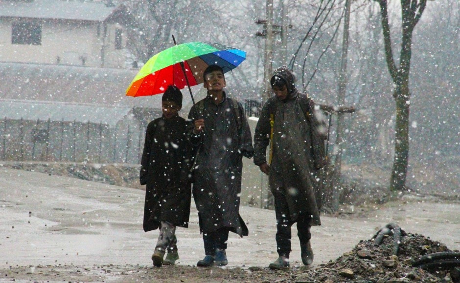 Winter signalled its arrival in Kashmir in November itself when upper reaches received snow. However, plains received its first snowfall on Monday night. Firstpost/Sameer Mushtaq Snowfall in Jammu and Kashmir comes as respite to residents after several months of dry spell