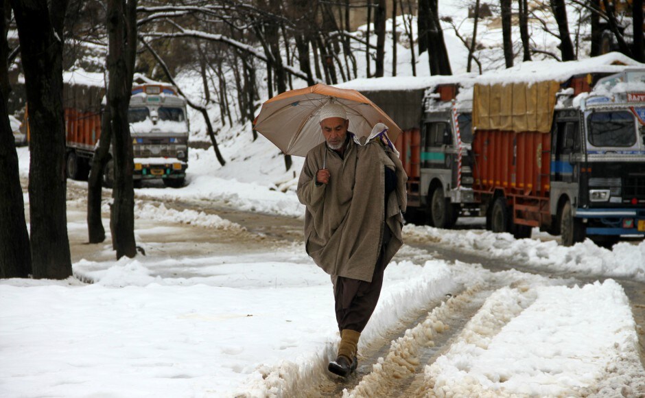 Due to Monday’s snowfall, the Srinagar-Jammu highway has been closed for vehicular movement. The highway is the only surface link between the Valley and rest of India. Firstpost/Sameer Mushtaq Snowfall in Jammu and Kashmir comes as respite to residents after several months of dry spell