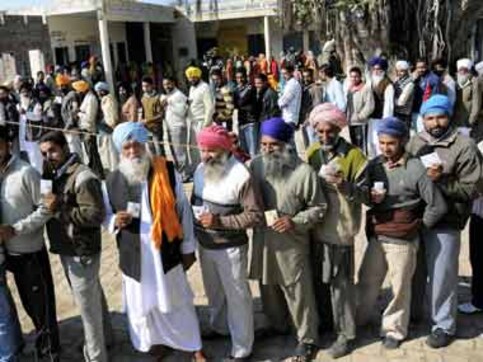 Punjab civic polls: 30% turnout in Jalandhar, 25% in Amritsar till 12 pm; reports of violence in Patiala Punjab civic polls: 30% turnout in Jalandhar, 25% in Amritsar till 12 pm; reports of violence in Patiala