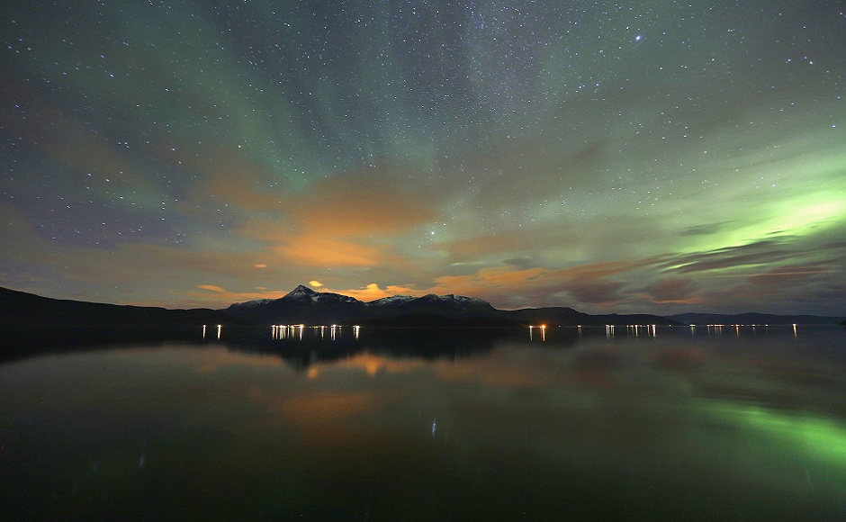 The Aurora Borealis (Northern Lights) is seen over the Bals-Fiord near the village of Mestervik, north of the Arctic Circle. REUTERS The Aurora Borealis (Northern Lights) is seen over the Bals-Fiord near the village of Mestervik, north of the Arctic Circle. REUTERS