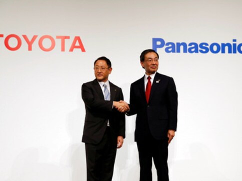 Toyota and Panasonic considering to jointly develop batteries for electric vehicles Toyota and Panasonic considering to jointly develop batteries for electric vehicles