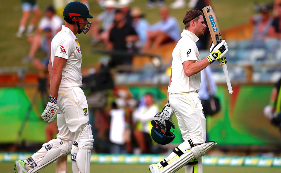 Splendid Steve Smith stands tall after England wriggle past 400 on Day 2