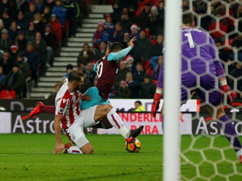 Premier League: West Ham's Manuel Lanzini to serve two-match ban after being found guilty of simulation Premier League: West Ham's Manuel Lanzini to serve two-match ban after being found guilty of simulation
