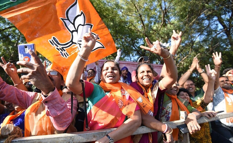 A huge crowd greeted the prime minister on his way from the airport in Ahmedabad to the ceremoney venue. A total of 20 ministers, including Rupani and deputy chief minister Nitin Patel, will be administered the oath of office. Twitter @BJP4Gujarat Narendra Modi in Gujarat to attend Vijay Rupani's oath-taking ceremony, receives grand welcome