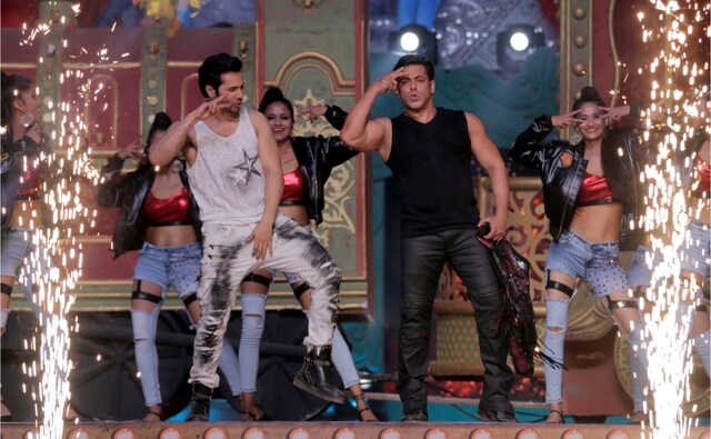 The 23rd edition of the Star Screen Awards took place in Mumbai last night. It was a night to remember with stars like Salman Khan, Varun Dhawan, Madhuri Dixit, Tiger Shroff and more giving unforgettable performances. Salman Khan performs with Varun Dhawan. Both actors played the role of the twins Prem and Raja in the Judwaa franchise. Image from Firstpost/Sachin Gokhale The 23rd edition of the Star Screen Awards took place in Mumbai last night. It was a night to remember with stars like Salman Khan, Varun Dhawan, Madhuri Dixit, Tiger Shroff and more giving unforgettable performances. Salman Khan performs with Varun Dhawan. Both actors played the role of the twins Prem and Raja in the Judwaa franchise. Image from Firstpost/Sachin Gokhale