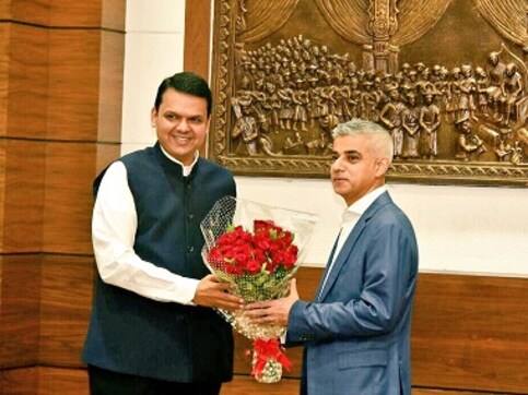 Devendra Fadnavis meets London mayor Sadiq Khan, discusses cooperation in public transport and medical tourism Devendra Fadnavis meets London mayor Sadiq Khan, discusses cooperation in public transport and medical tourism