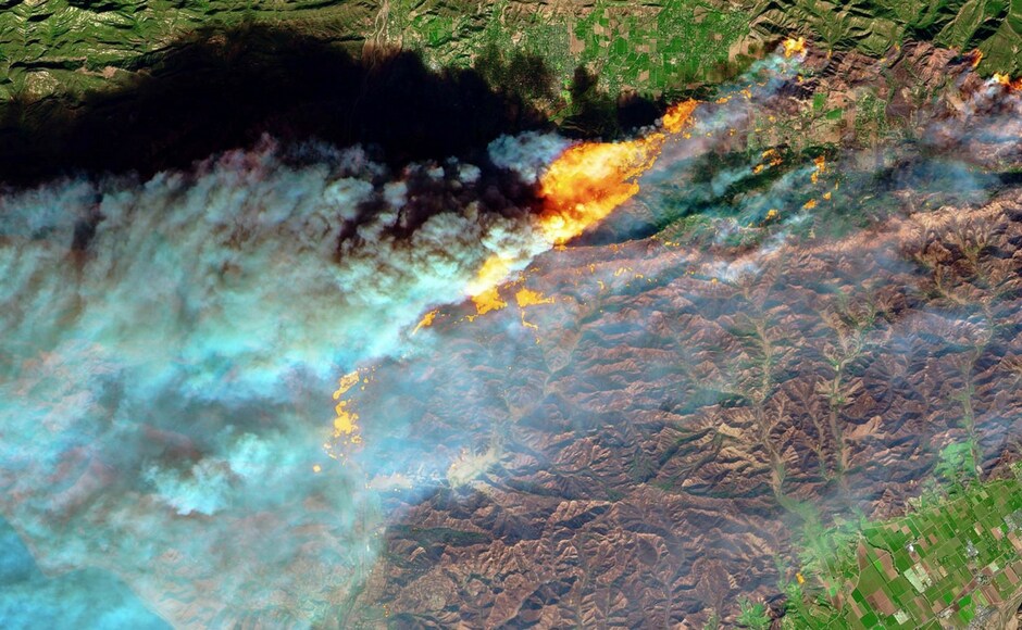 The fire in Ventura and Santa Barbara counties has scorched 273,400 acres, or about 427 square miles of coastal foothills and national forest, according to California Department of Forestry and Fire Protection. AP California wildfire becomes biggest in state's history; 2 killed in over 2 weeks, 18,000 homes at risk