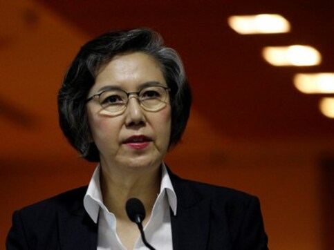 Rohingya crisis: Myanmar bans UN rights envoy Yanghee Lee for making 'biased' statements; Amnesty terms it 'outrageous' Rohingya crisis: Myanmar bans UN rights envoy Yanghee Lee for making 'biased' statements; Amnesty terms it 'outrageous'