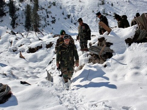 Jammu and Kashmir avalanche: Efforts to locate 5 missing Indian Army soldiers continue as weather hampers operations