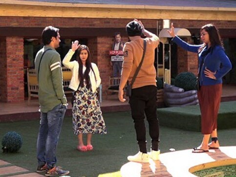 Bigg Boss 11, Episode 75, 15 December 2017: Shilpa Shinde, Arshi Khan, Luv Tyagi fight over captaincy Bigg Boss 11, Episode 75, 15 December 2017: Shilpa Shinde, Arshi Khan, Luv Tyagi fight over captaincy