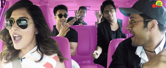 Caraoke Episode 8: Fukrey Returns stars venture out on Mumbai roads; sing, dance to film's tunes Caraoke Episode 8: Fukrey Returns stars venture out on Mumbai roads; sing, dance to film's tunes