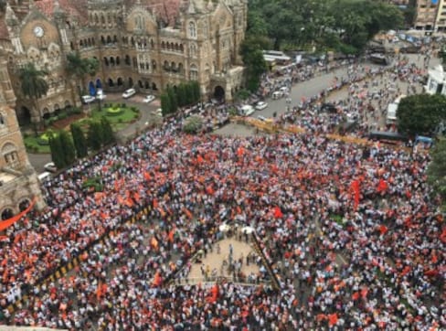 Inspired by Gujarat's Patidar movement, Marathas to resume agitation for reservation, 'move on' from silent marches Inspired by Gujarat's Patidar movement, Marathas to resume agitation for reservation, 'move on' from silent marches
